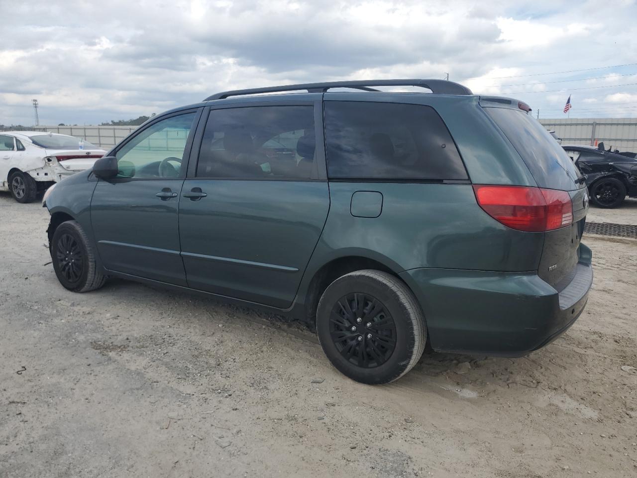 2005 Toyota Sienna VIN 5TDZA23CX5S286305 Copart auction photo, front end damage thumbnail 2