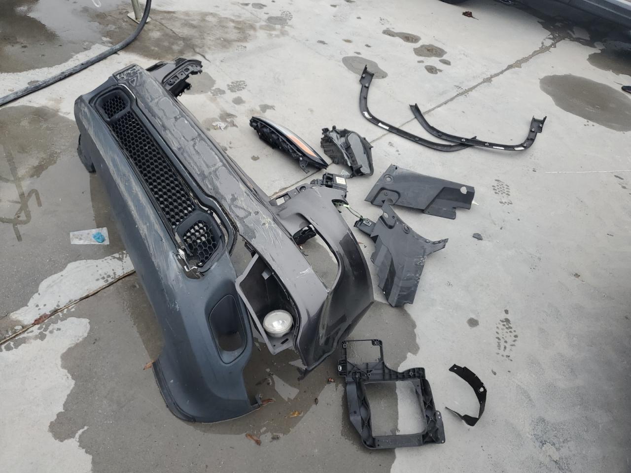 2018 Jeep Grand Cherokee VIN 1C4PJLCX8JD524657 Copart auction photo, front end damage thumbnail 13