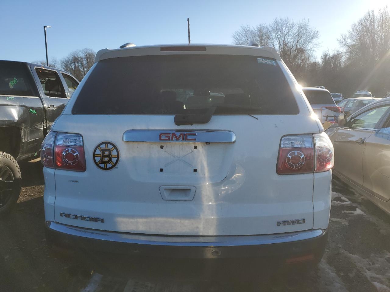 2010 GMC Acadia VIN 1GKLVMED1AJ193793 Copart auction photo, vandalism / undercarriage damage thumbnail 6