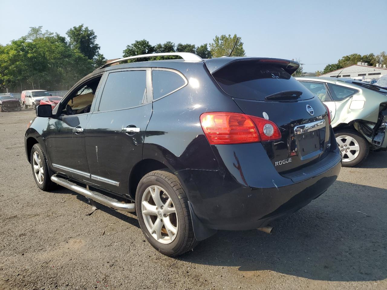 2011 Nissan Rogue VIN JN8AS5MV5BW686977 Copart auction photo, burn damage thumbnail 2