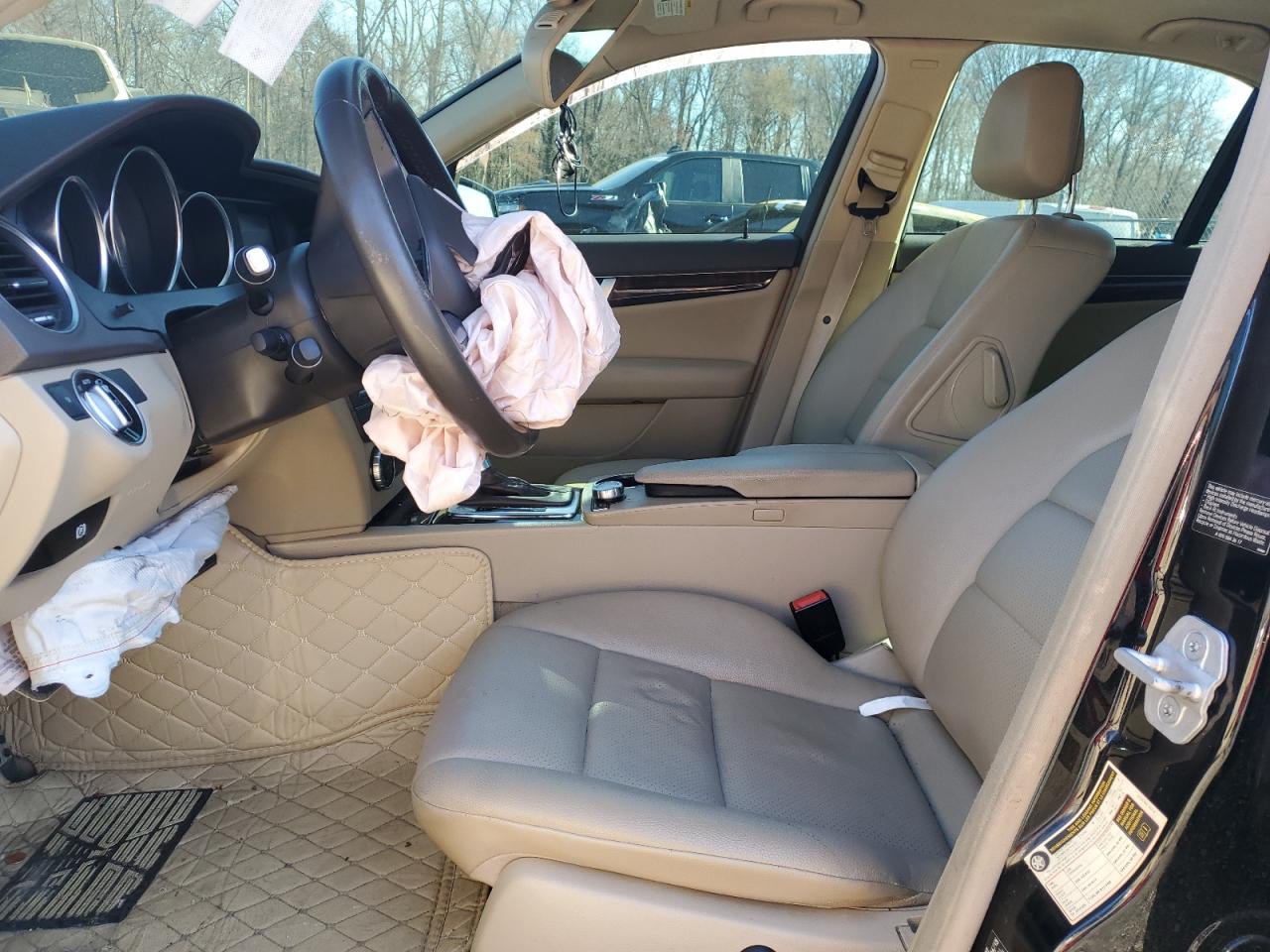 2014 Mercedes-Benz C-klasse VIN WDDGF8AB2ER304757 Copart auction photo, front end damage thumbnail 7