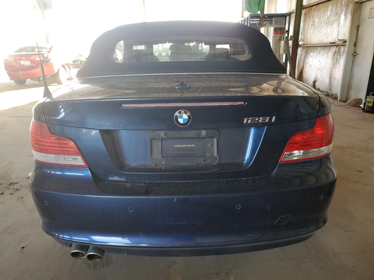 2011 BMW 1er VIN WBAUL7C53BVM81003 Copart auction photo, front end damage thumbnail 6