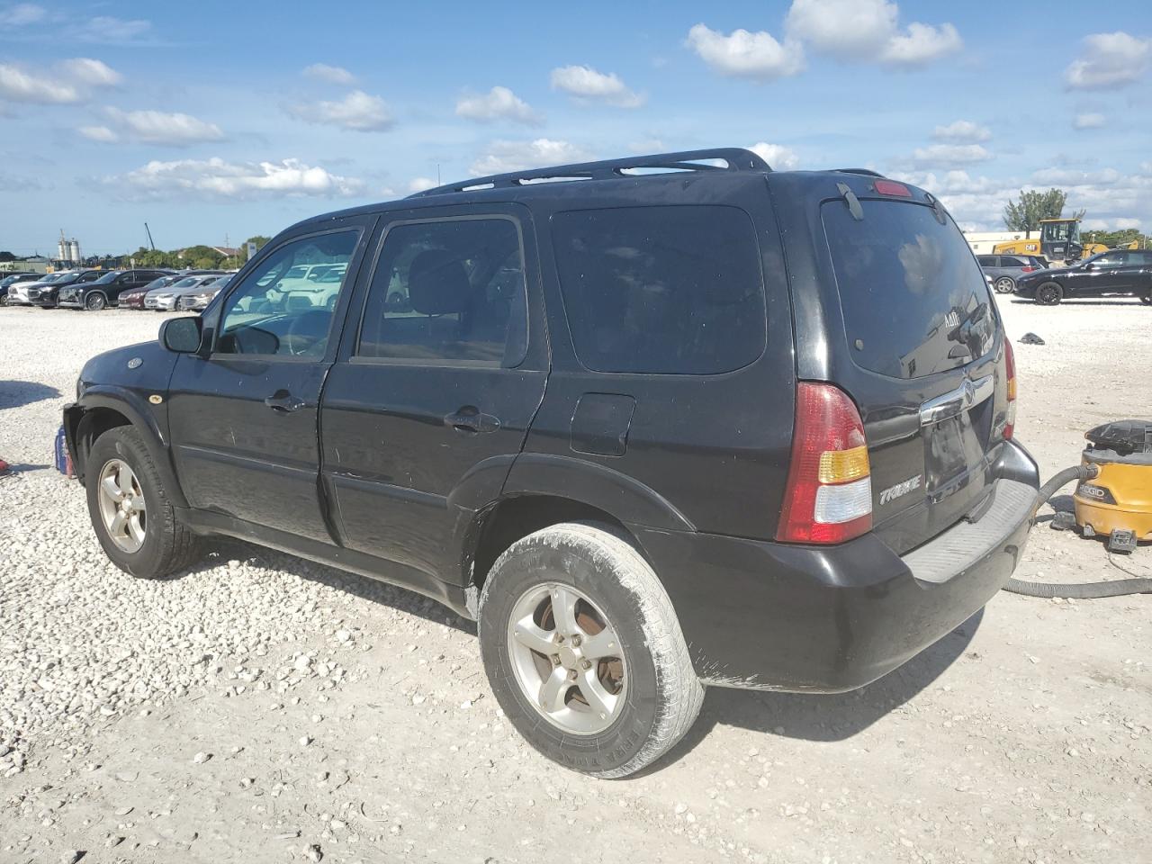 2005 Mazda Tribute VIN 4F2CZ061X5KM57915 Copart auction photo, front end damage thumbnail 2