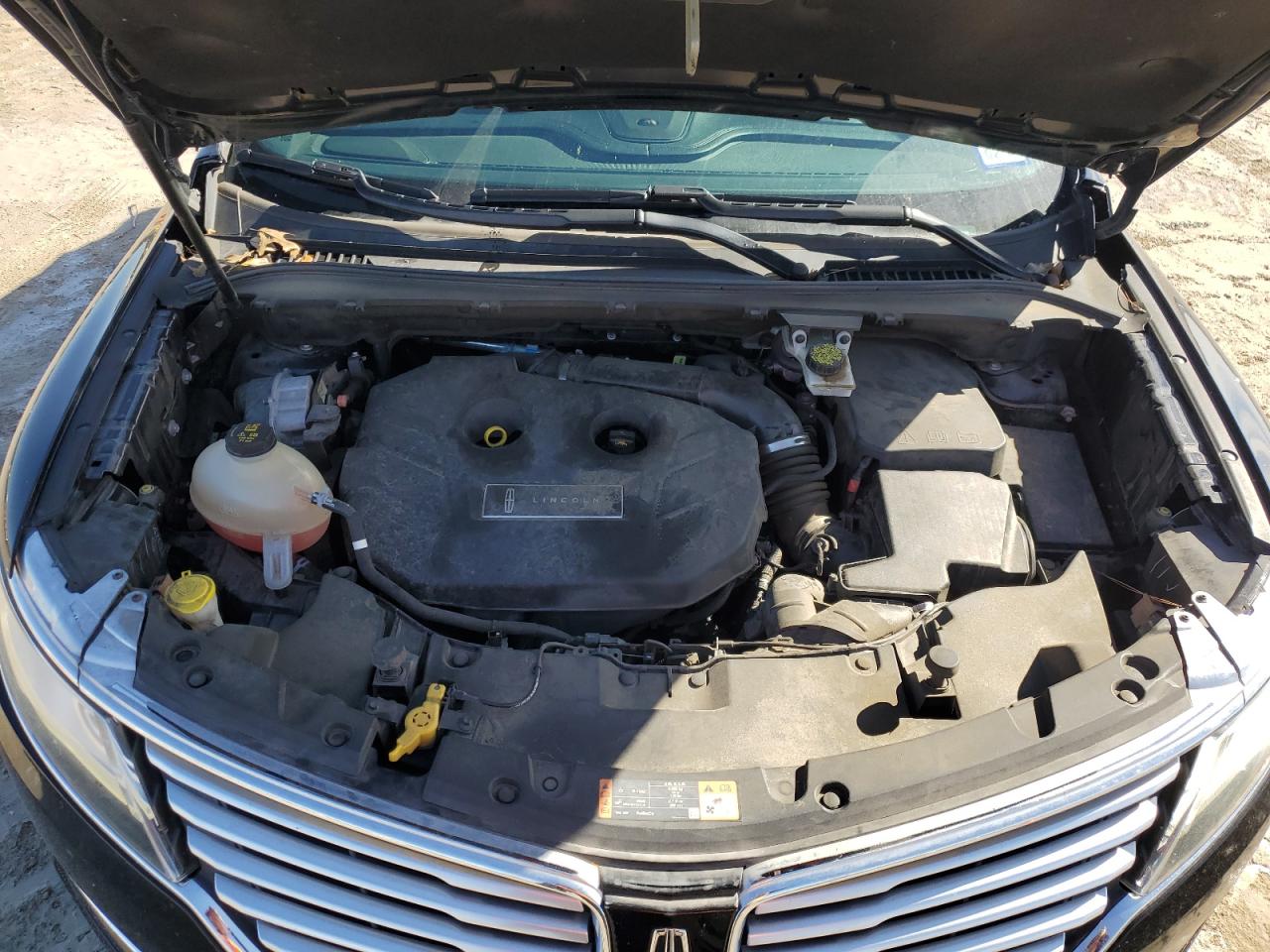 2018 Lincoln MKC VIN 5LMCJ3C96JUL07438 Copart auction photo, rear end / minor dent/scratches damage thumbnail 12