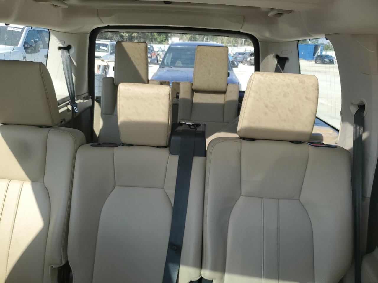 2011 Land Rover LR4 VIN SALAG2D46BA571488 Copart auction photo, water/flood damage thumbnail 10