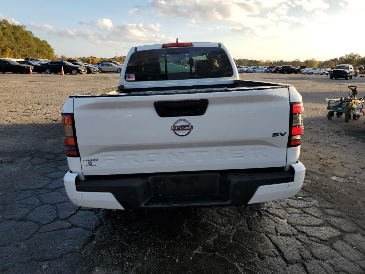 2024 Nissan Navara (Frontier) VIN 1N6ED1CLXRN668228 Copart auction photo, front end / side damage thumbnail 6
