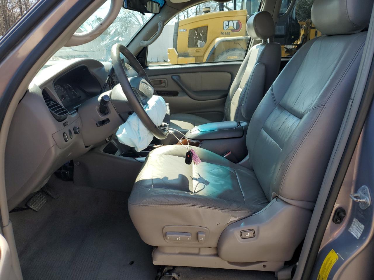 2002 Toyota Sequoia VIN 5TDBT48A42S130903 Copart auction photo, front end / minor dent/scratches damage thumbnail 7