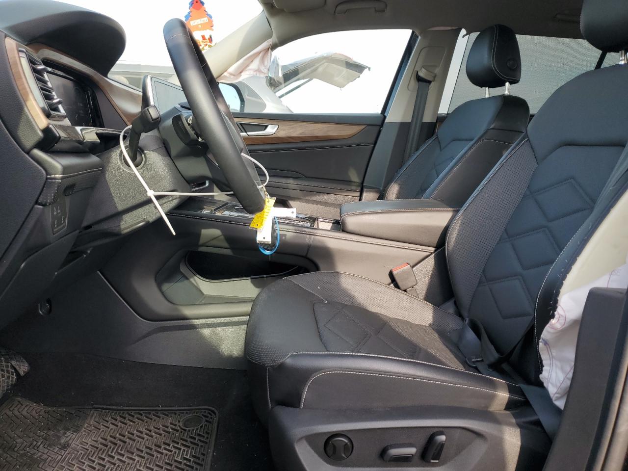 2024 Volkswagen Atlas VIN 1V2WR2CA4RC561067 Copart auction photo, rear end / minor dent/scratches damage thumbnail 7