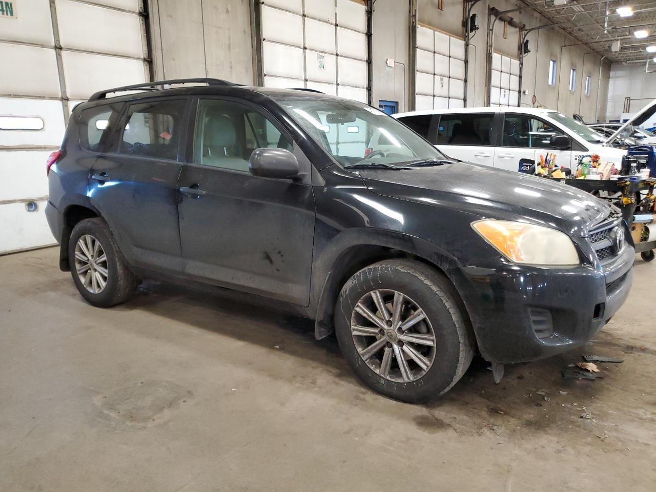 2009 Toyota RAV 4 VIN JTMBK33V195075432 Copart auction photo, rear end / front end damage thumbnail 4