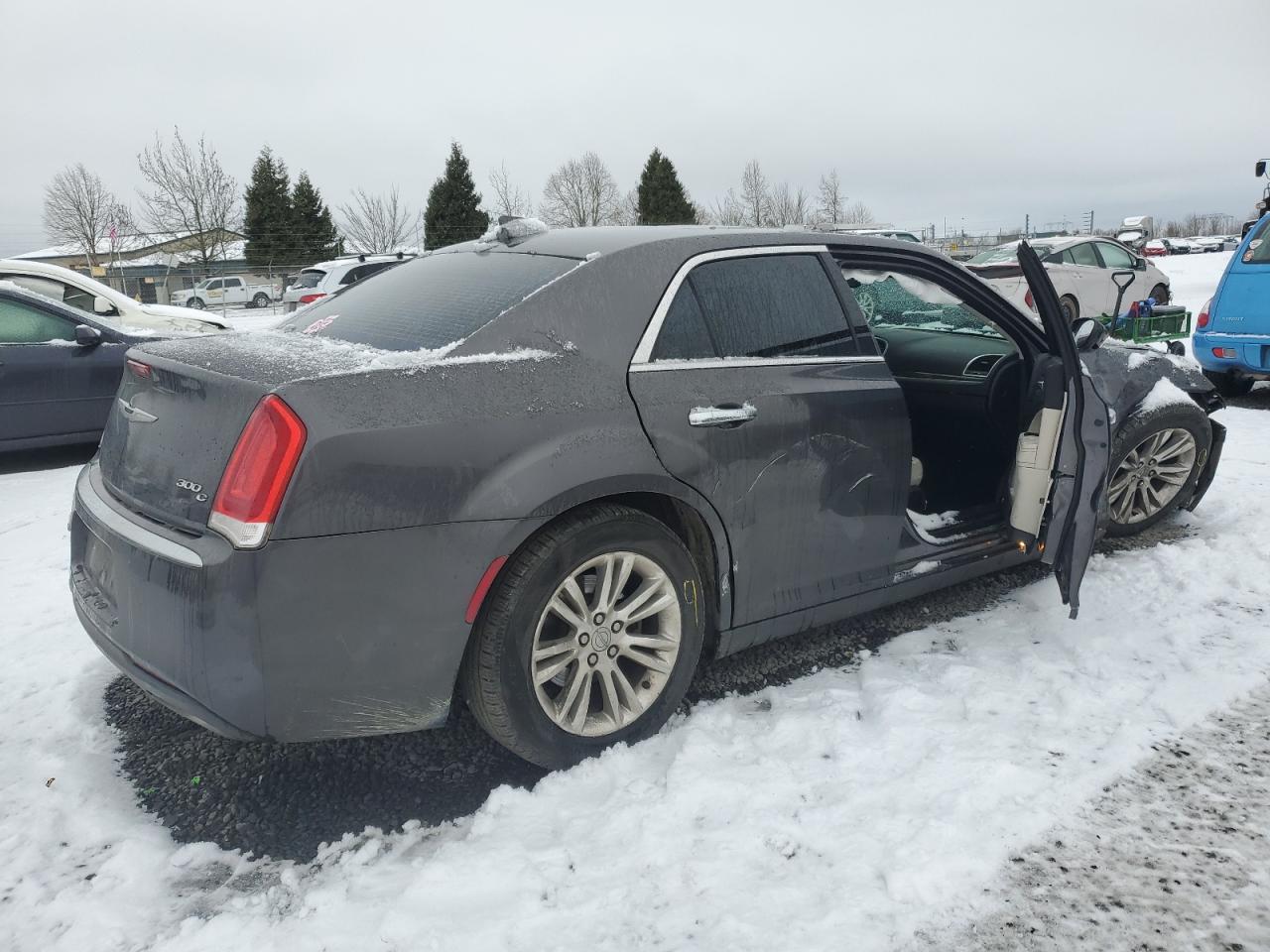 2015 Chrysler 300 VIN 2C3CCAET3FH802449 Copart auction photo, front end / side damage thumbnail 3