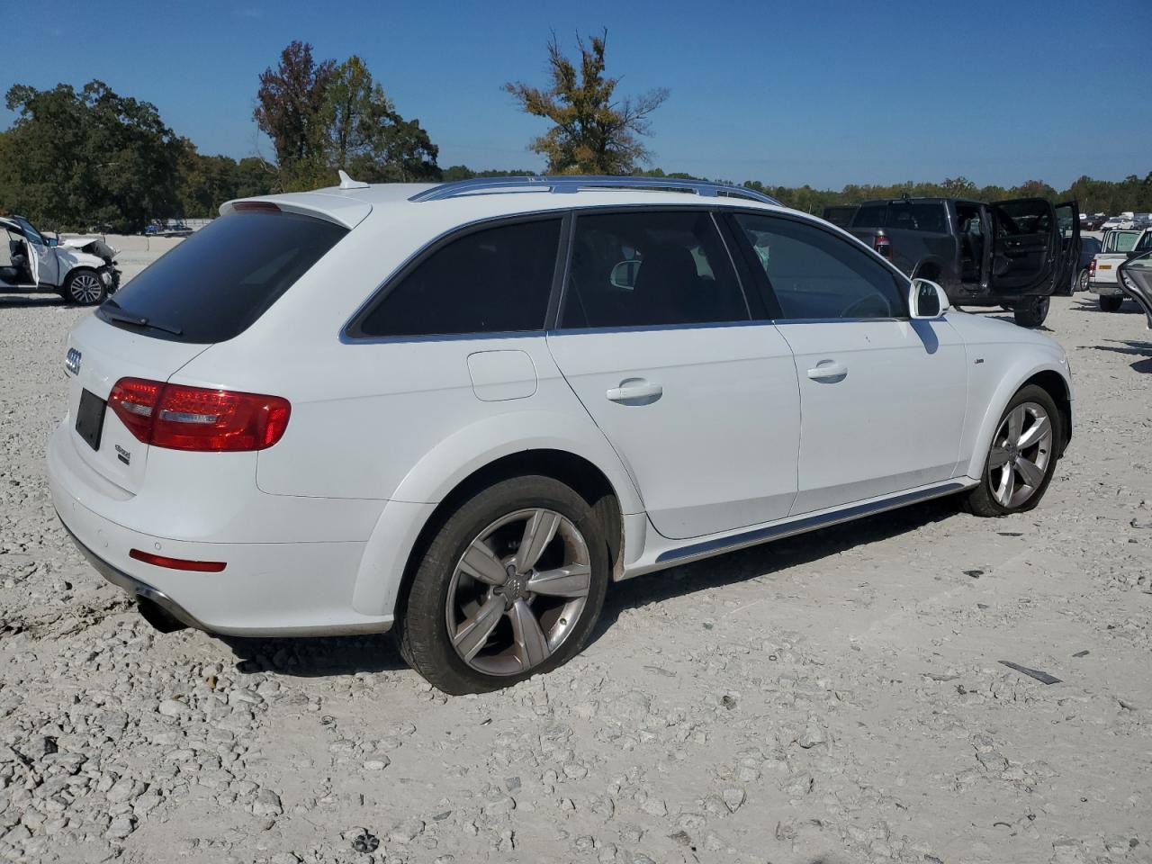 2015 Audi A4 VIN WA1UFAFL0FA123317 Copart auction photo, rear end damage thumbnail 3