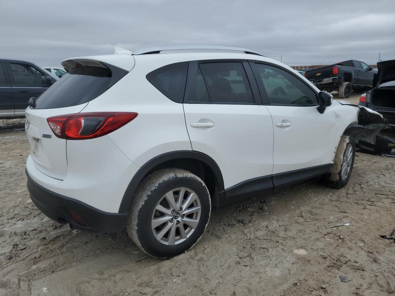2016 Mazda CX-5 VIN JM3KE2CY9G0733933 Copart auction photo, front end damage thumbnail 3