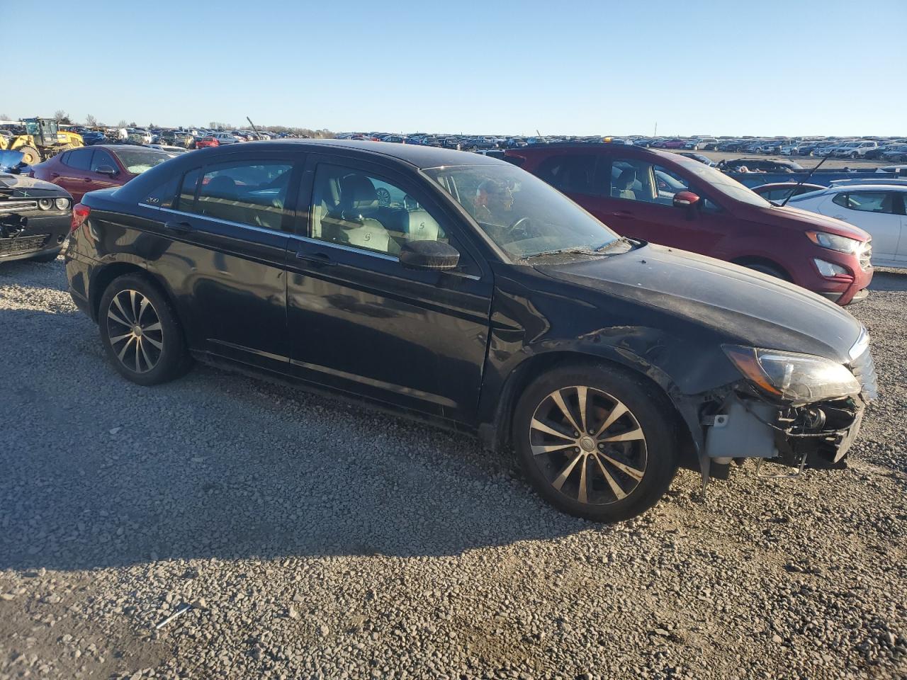 2014 Chrysler 200 VIN 1C3CCBCG5EN103373 Copart auction photo, front end / minor dent/scratches damage thumbnail 4