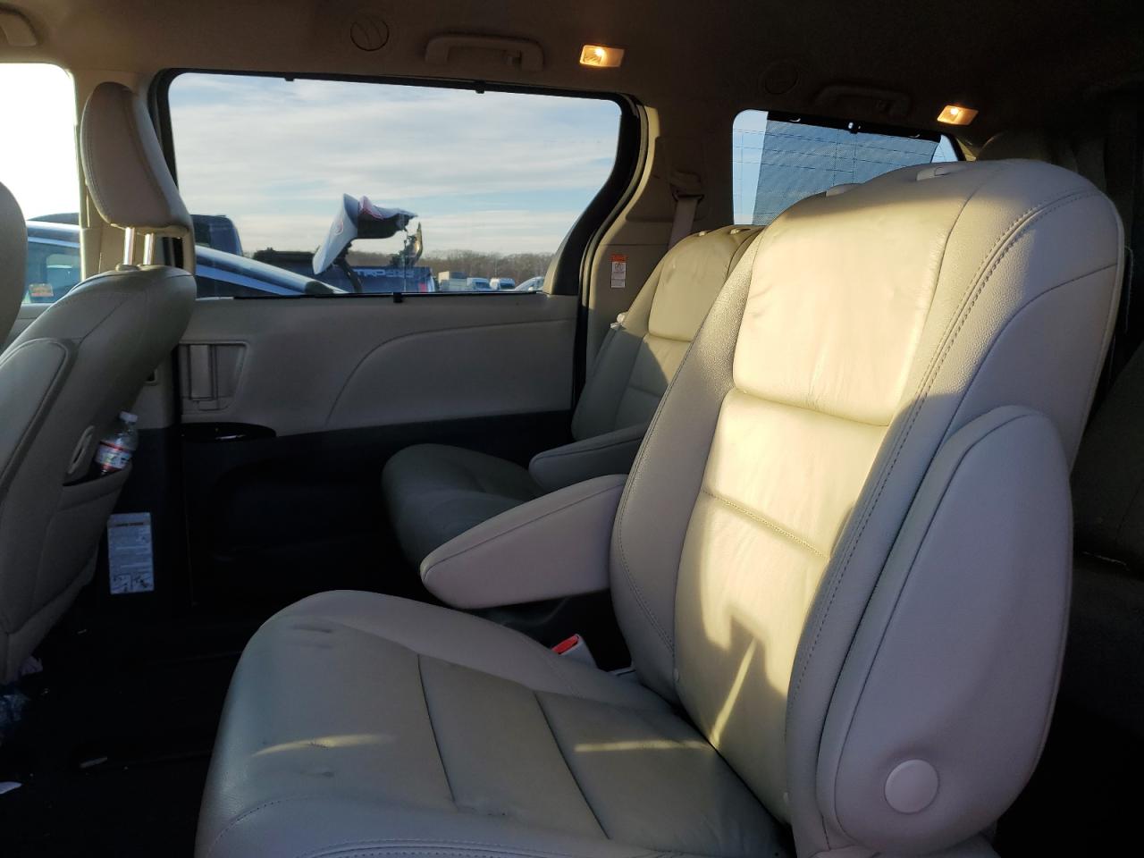 2020 Toyota Sienna VIN 5TDDZ3DC8LS244347 Copart auction photo, rear end damage thumbnail 11