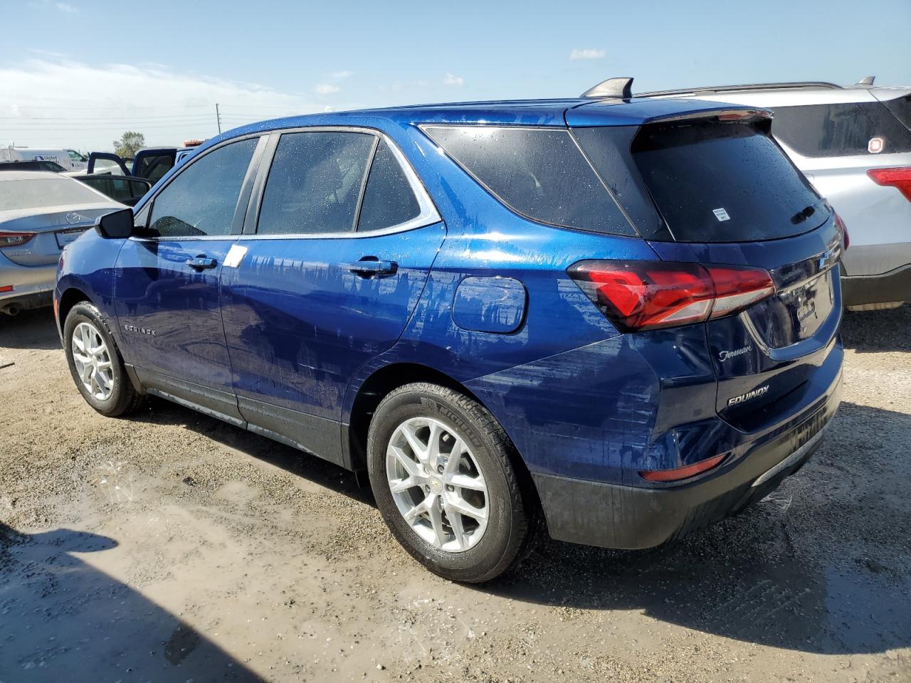 2022 Chevrolet Equinox VIN 3GNAXKEV8NL307627 Copart auction photo, water/flood damage thumbnail 2