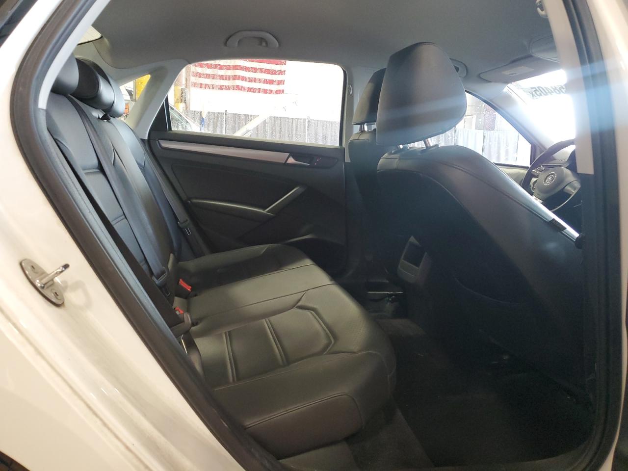 2015 Volkswagen Passat VIN 1VWAT7A32FC102210 Copart auction photo, front end damage thumbnail 10