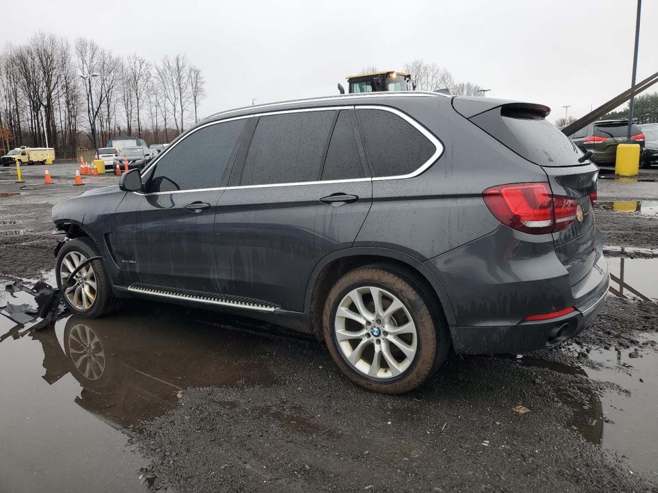 2015 BMW X5 VIN 5UXKS4C57F0N11181 Copart auction photo, front end / minor dent/scratches damage thumbnail 2