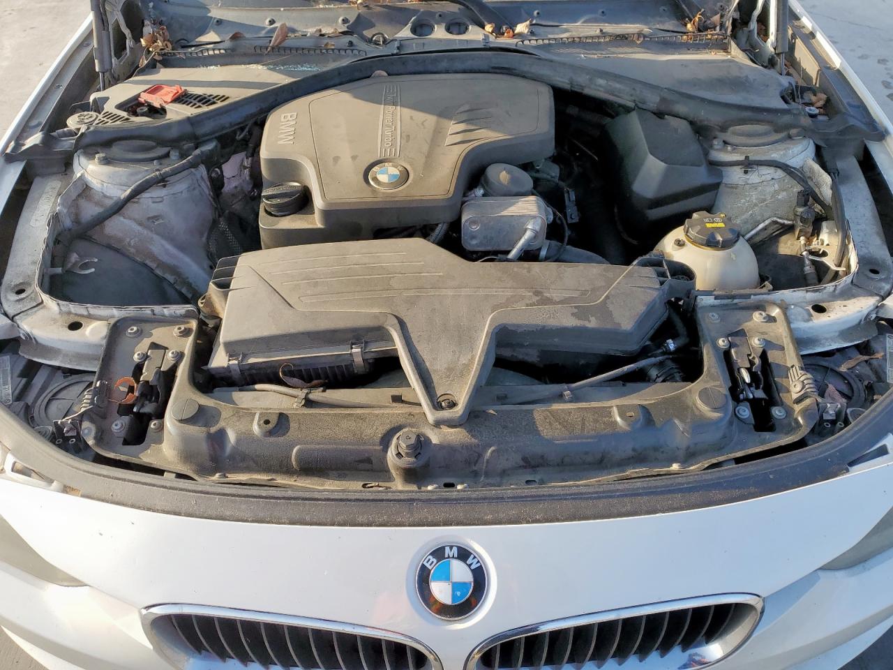 2015 BMW 3er VIN WBA3B1C50FK137969 Copart auction photo, rear end damage thumbnail 11