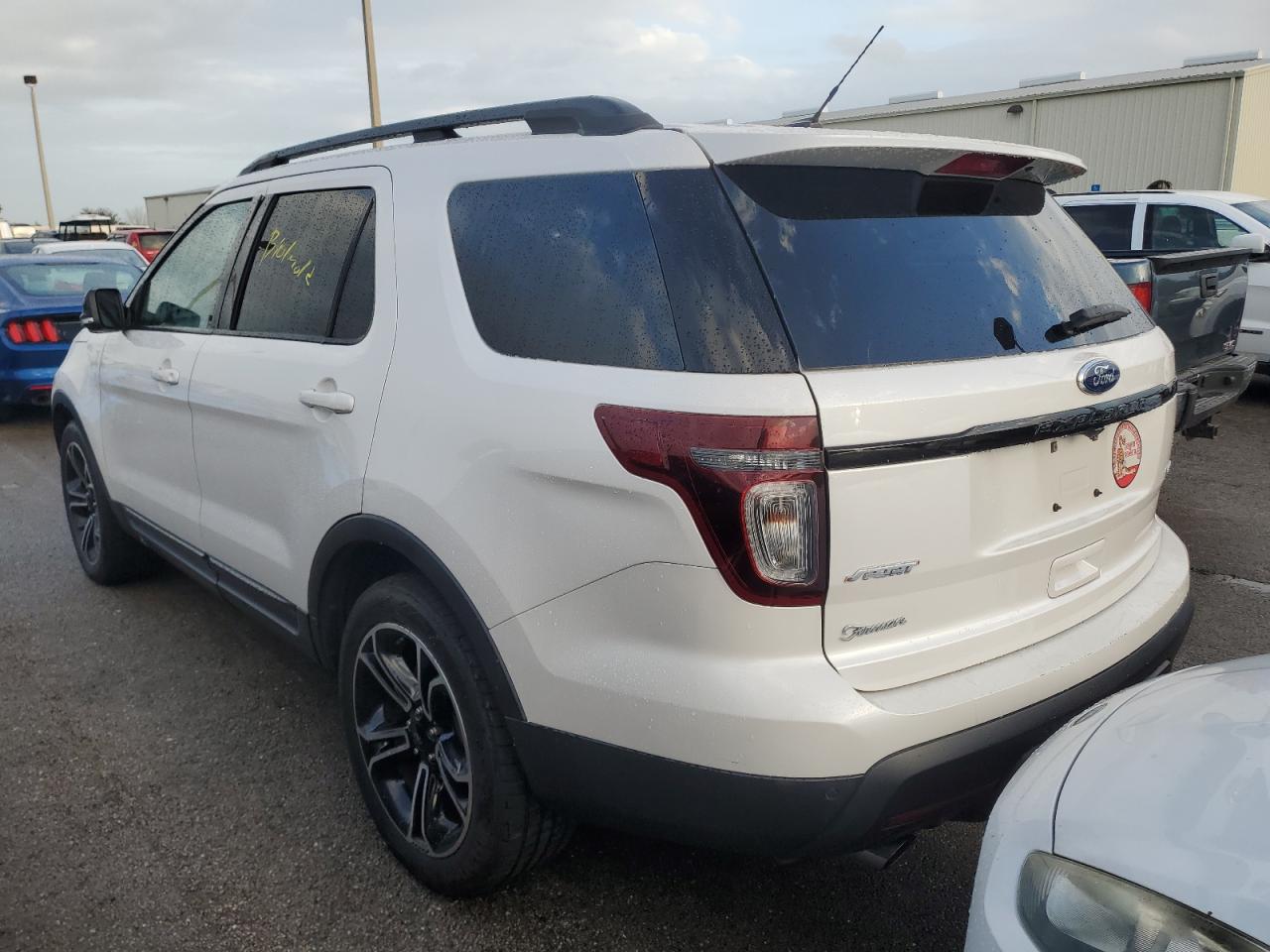 2015 Ford Explorer VIN 1FM5K8GT6FGC11679 Copart auction photo, water/flood damage thumbnail 2