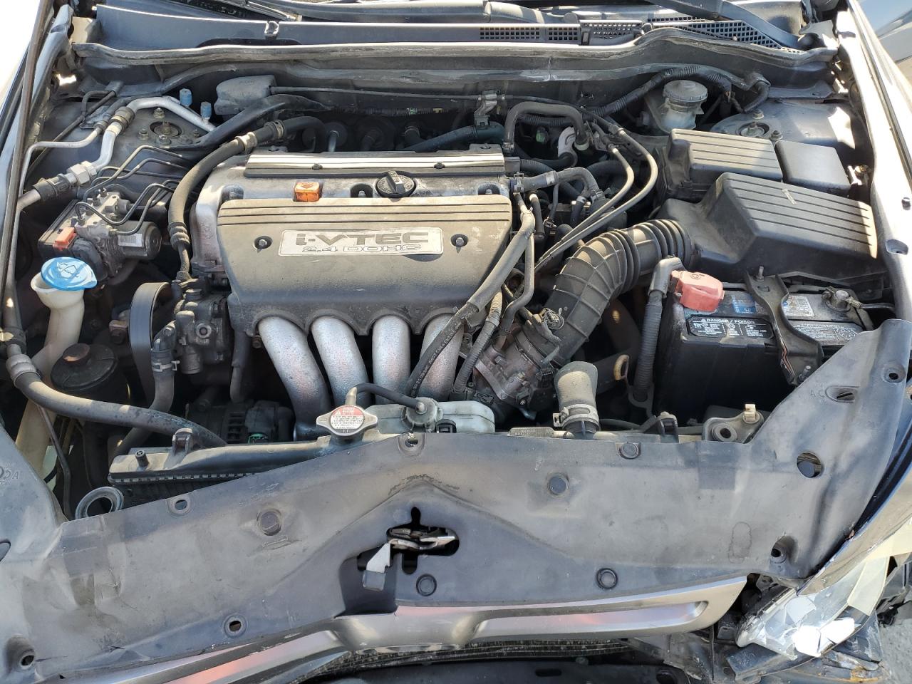 2004 Honda Accord VIN 1HGCM56824A062769 Copart auction photo, front end damage thumbnail 11