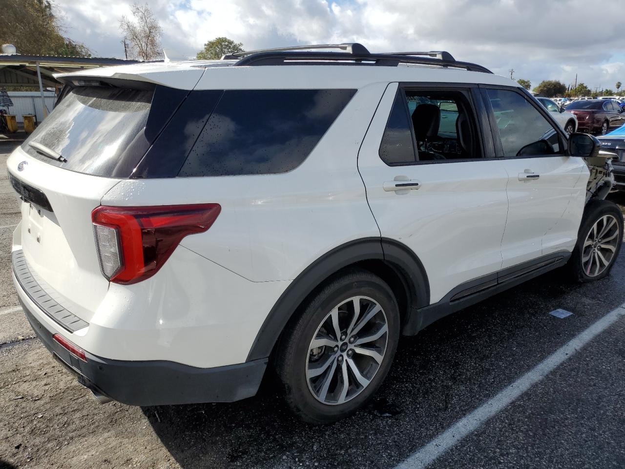 2022 Ford Explorer VIN 1FMSK7KH5NGB08459 Copart auction photo, front end / side damage thumbnail 3