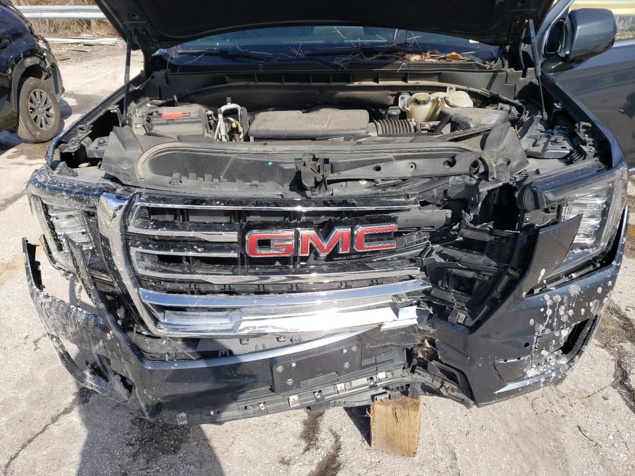 2021 GMC Yukon VIN 1GKS2BKD3MR282669 Copart auction photo, front end / hail damage thumbnail 12