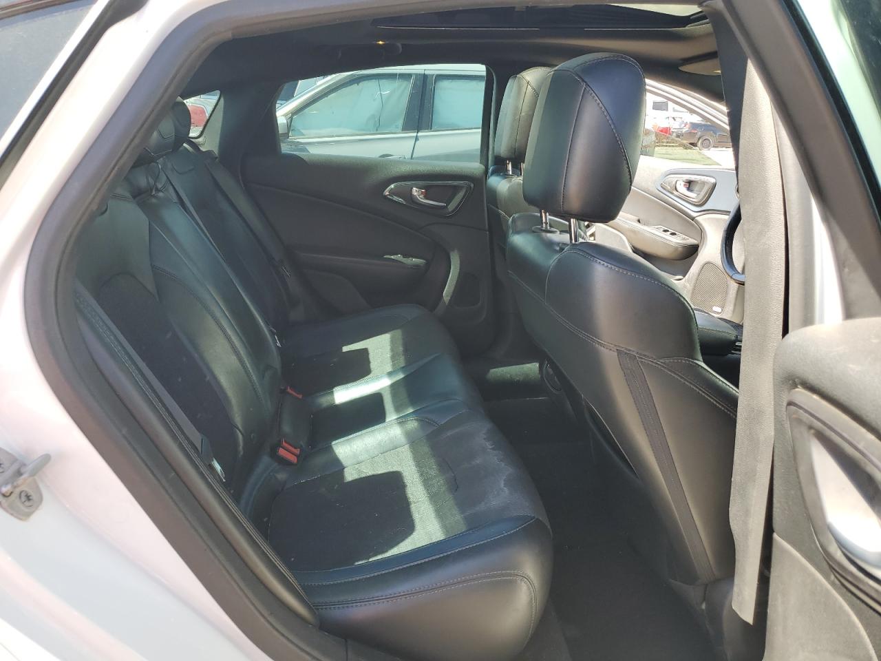 2015 Chrysler 200 VIN 1C3CCCBB8FN529331 Copart auction photo, rear end / side damage thumbnail 10