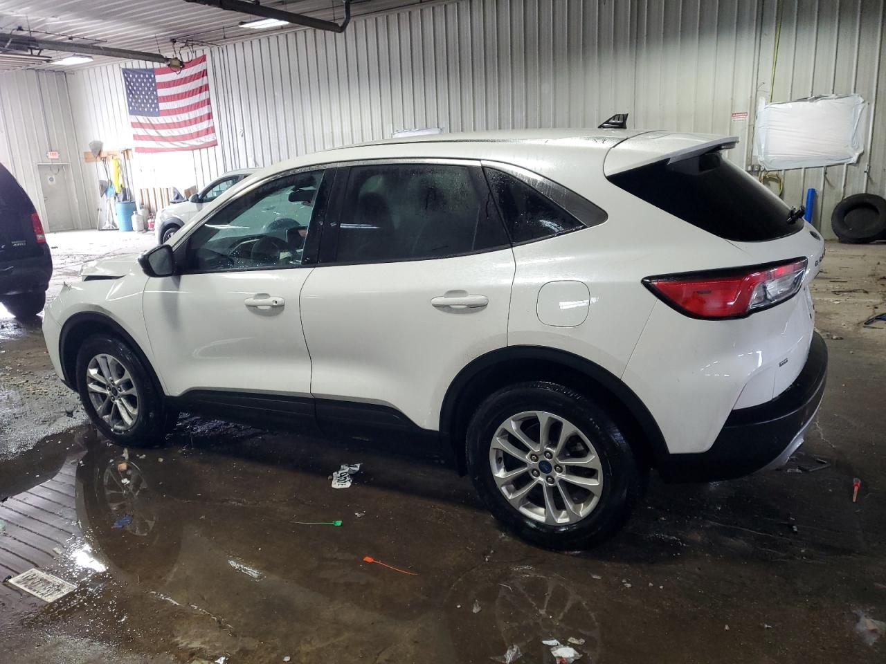 2022 Ford Escape VIN 1FMCU9G66NUA60876 Copart auction photo, front end damage thumbnail 2