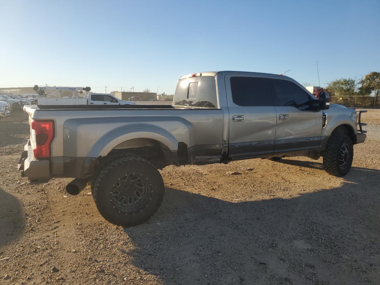 2018 Ford F350 VIN 1FT8W3DT8JEB81215 Copart auction photo, side / minor dent/scratches damage thumbnail 3