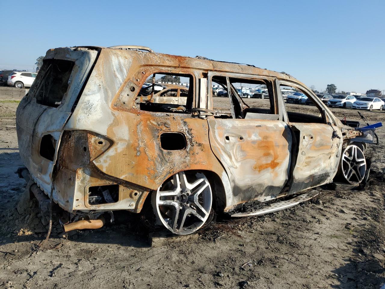 2017 Mercedes-Benz GLS-klasse VIN 4JGDF7DE5HA790315 Copart auction photo, burn damage thumbnail 3