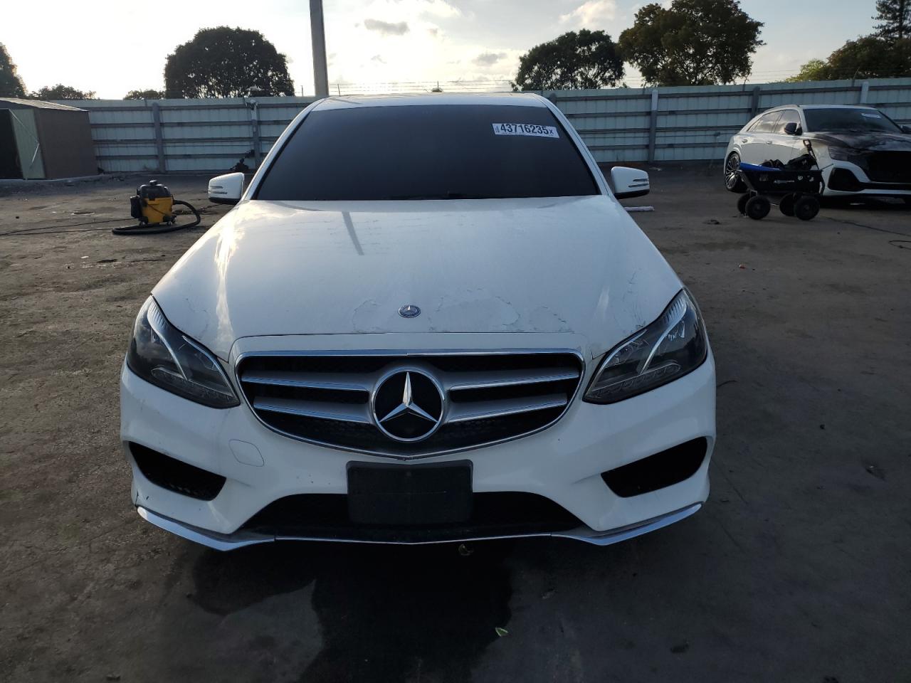 2016 Mercedes-Benz E-klasse VIN WDDHF5KB1GB269903 Copart auction photo, minor dent/scratches damage thumbnail 5