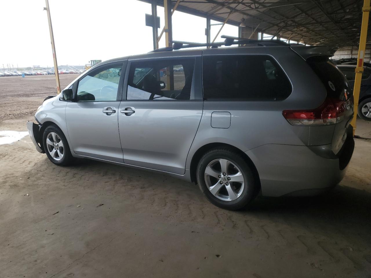2011 Toyota Sienna VIN 5TDKK3DC4BS045936 Copart auction photo, front end damage thumbnail 2