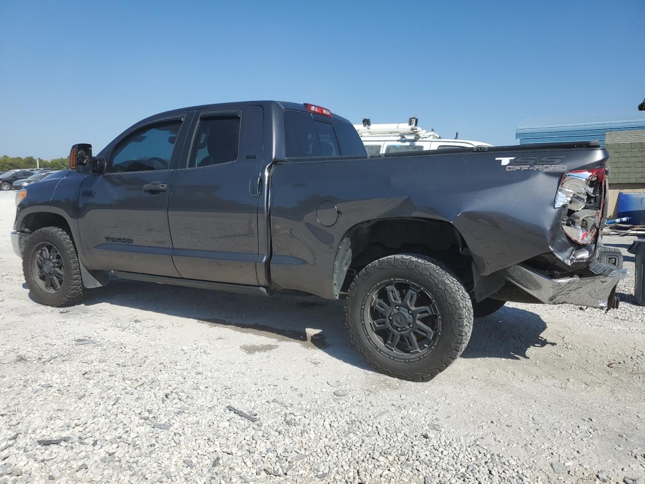 2015 Toyota Tundra VIN 5TFUW5F10FX421360 Copart auction photo, rear end damage thumbnail 2