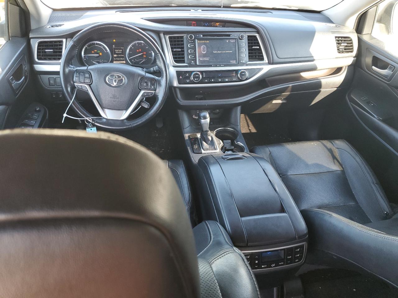 2018 Toyota Highlander VIN 5TDDGRFHXJS038820 Copart auction photo, front end damage thumbnail 8