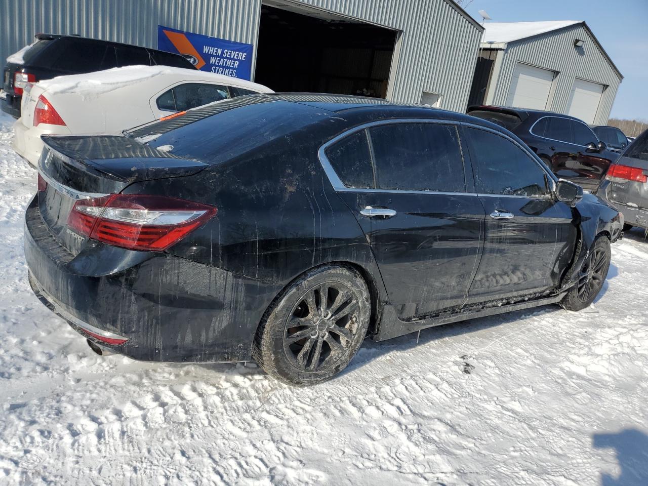 2017 Honda Accord VIN 1HGCR2F52HA811789 Copart auction photo, front end / side damage thumbnail 3