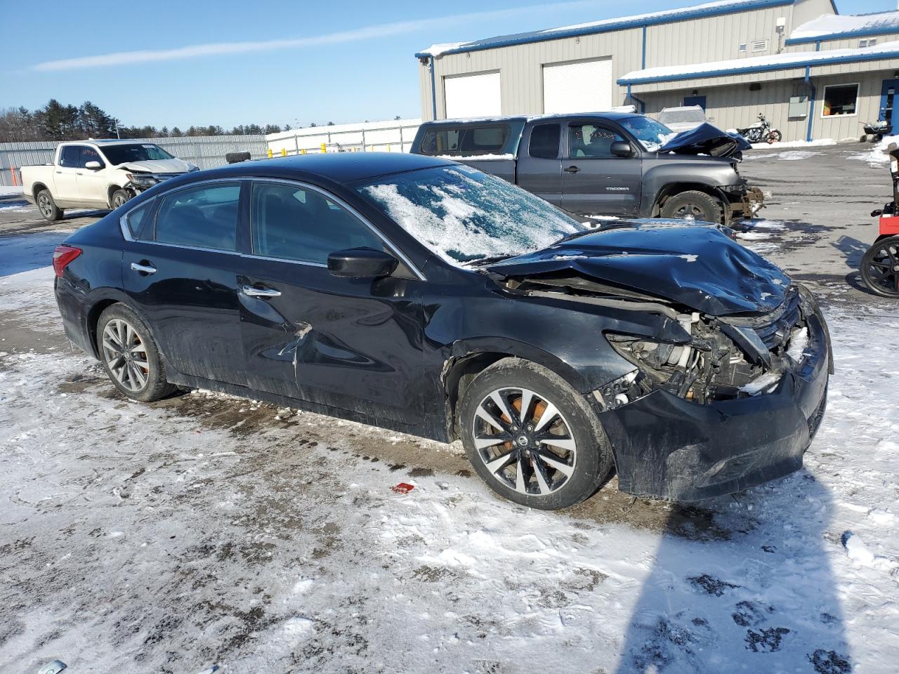 2018 Nissan Altima VIN 1N4AL3AP9JC246477 Copart auction photo, front end / side damage thumbnail 4