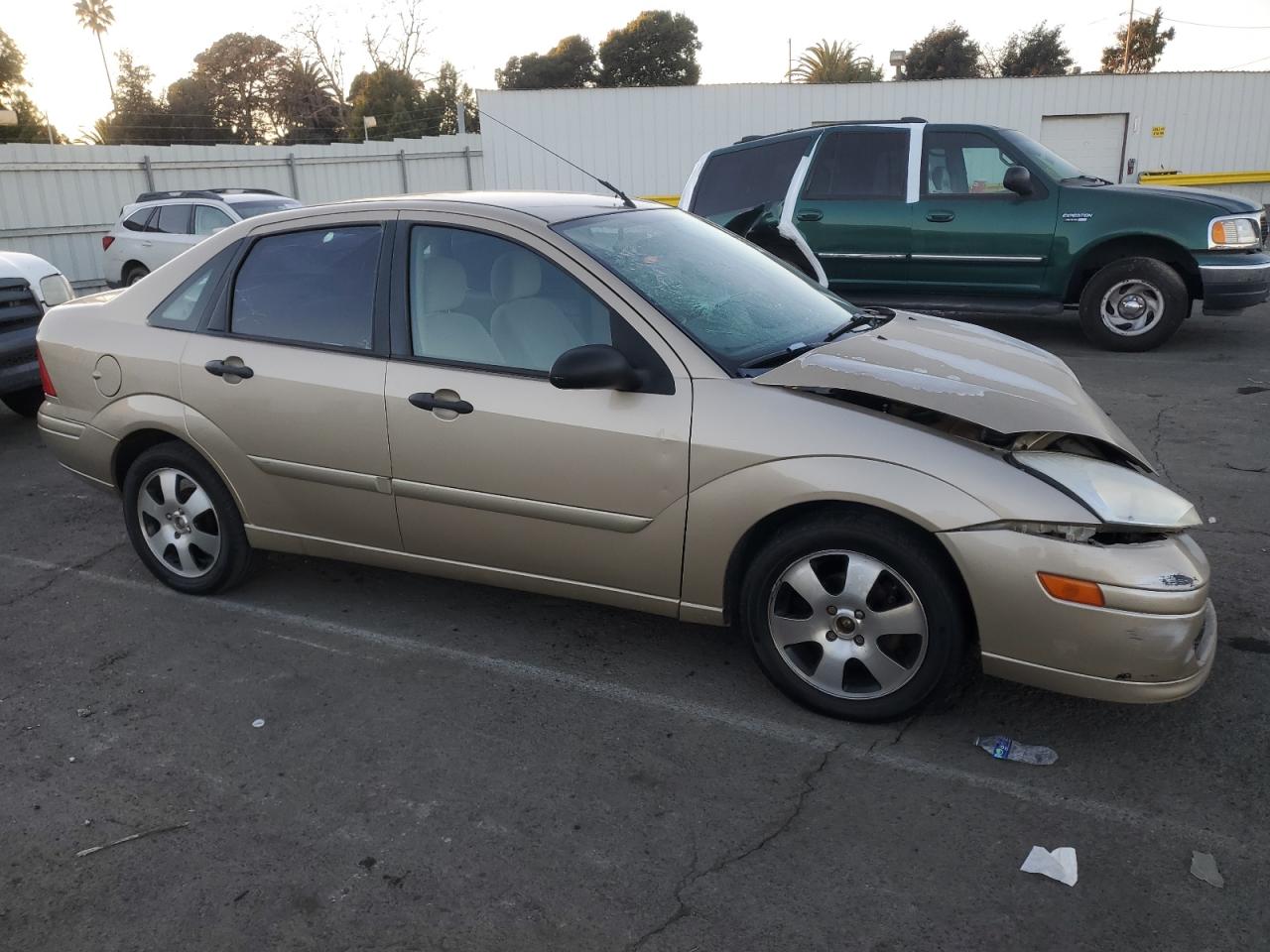 2002 Ford Focus VIN 1FAFP34372W283420 Copart auction photo, front end damage thumbnail 4