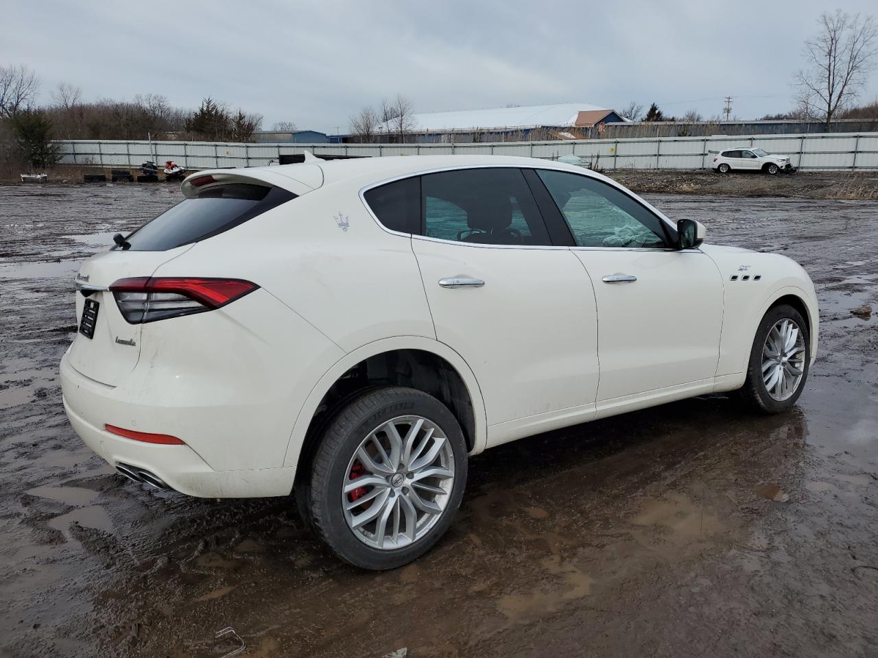 2022 Maserati Levante VIN ZN661XUA4NX393176 Copart auction photo, front end damage thumbnail 3