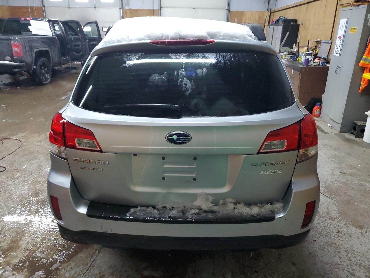 2012 Subaru Outback VIN 4S4BRBLC0C3212461 Copart auction photo, front end / rear end damage thumbnail 6