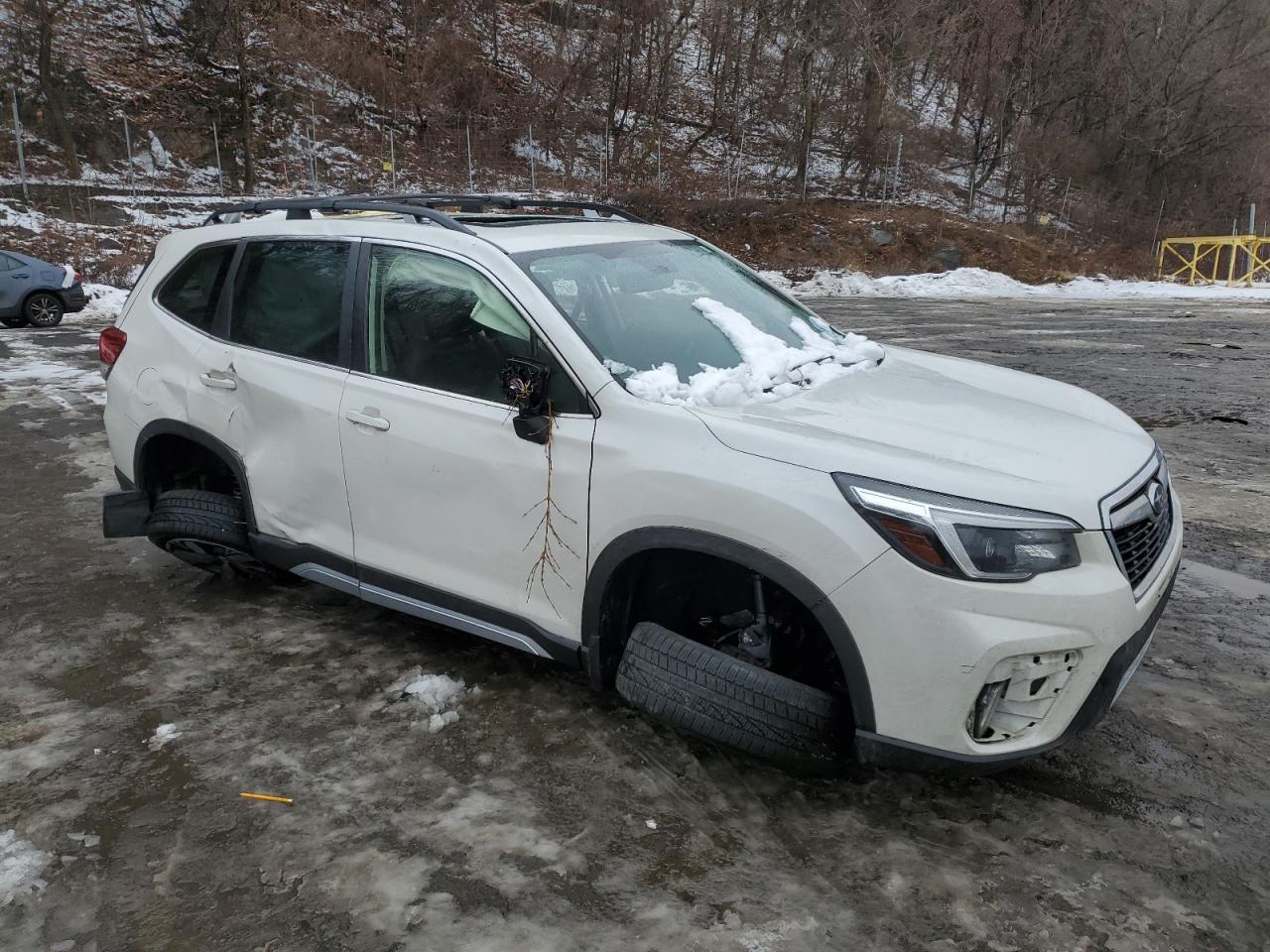 2021 Subaru Forester VIN JF2SKAXC3MH500106 Copart auction photo, side / minor dent/scratches damage thumbnail 4