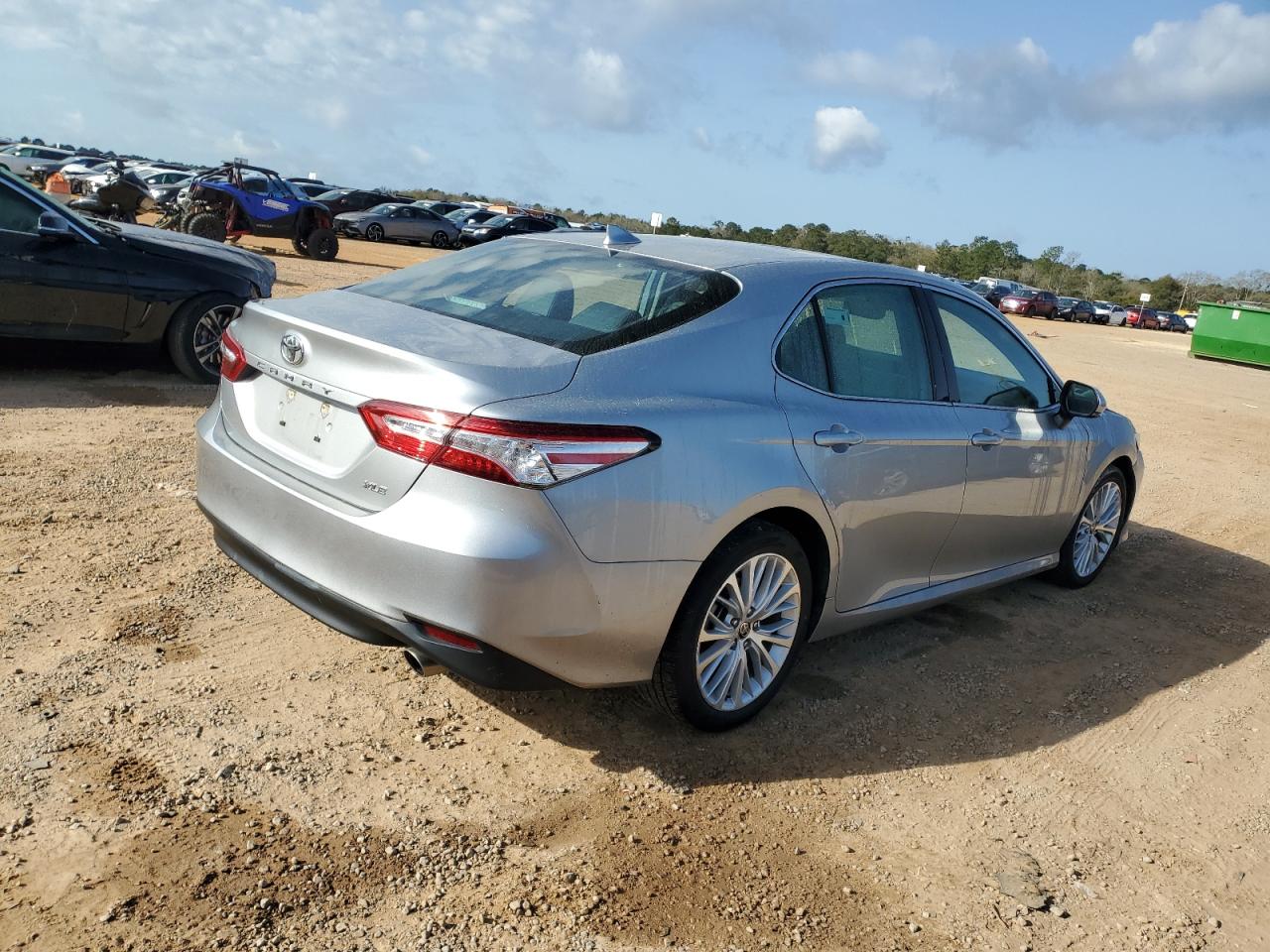 2020 Toyota Camry VIN 4T1F11AK2LU386832 Copart auction photo, front end damage thumbnail 3