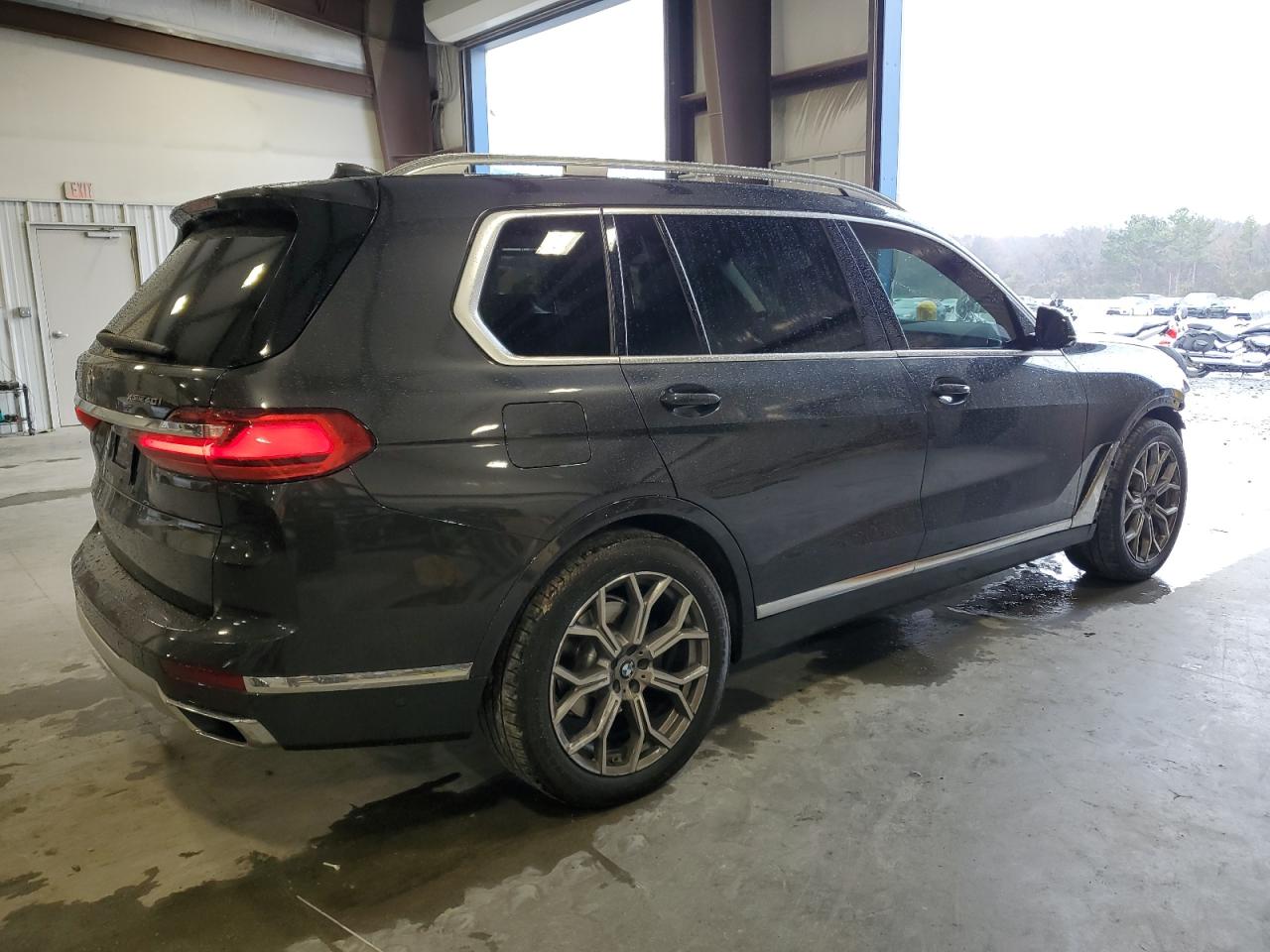 2021 BMW X7 VIN 5UXCW2C0XM9H51936 Copart auction photo, front end / side damage thumbnail 3