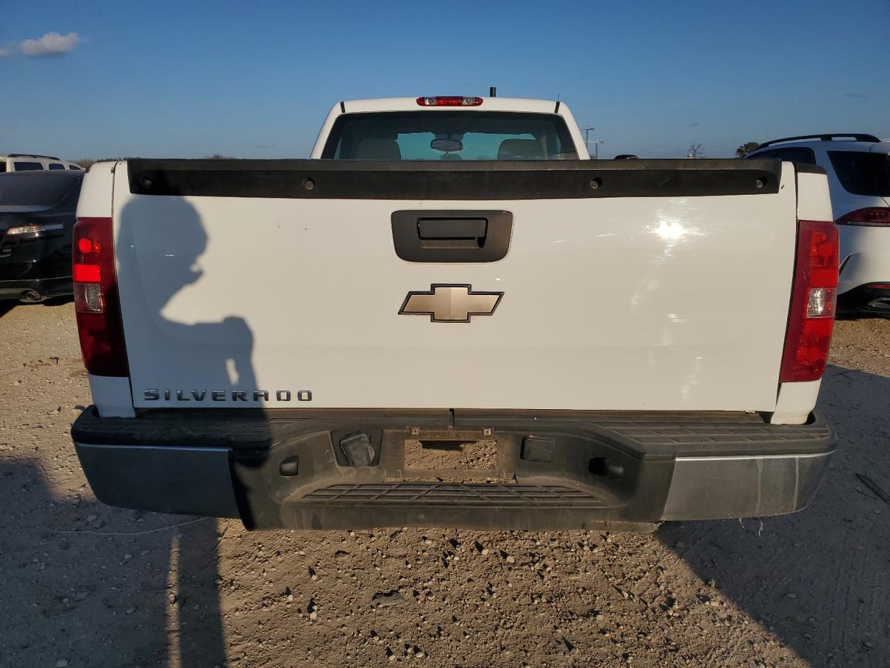 2009 Chevrolet Silverado VIN 1GCEC14X89Z106392 Copart auction photo, front end / side damage thumbnail 6