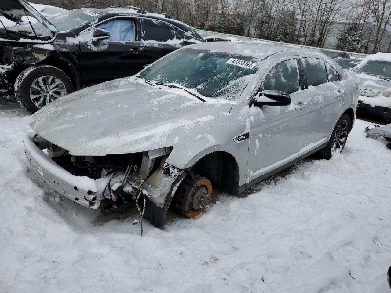 2016 Ford Taurus VIN 1FAHP2KT4GG135667