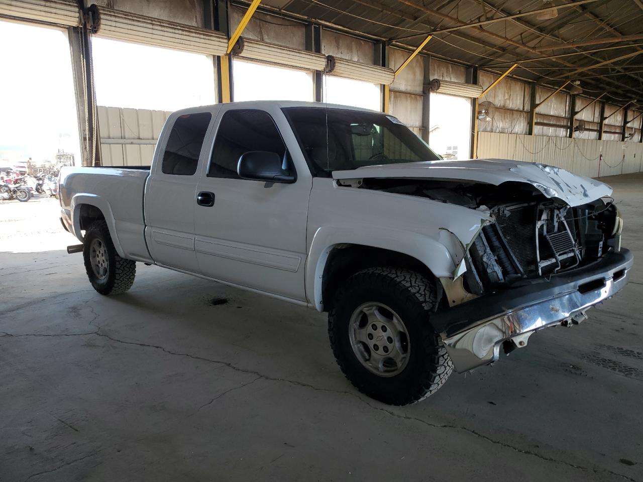 2004 Chevrolet Silverado VIN 2GCEK19TX41260970 Copart auction photo, mechanical / front end damage thumbnail 4
