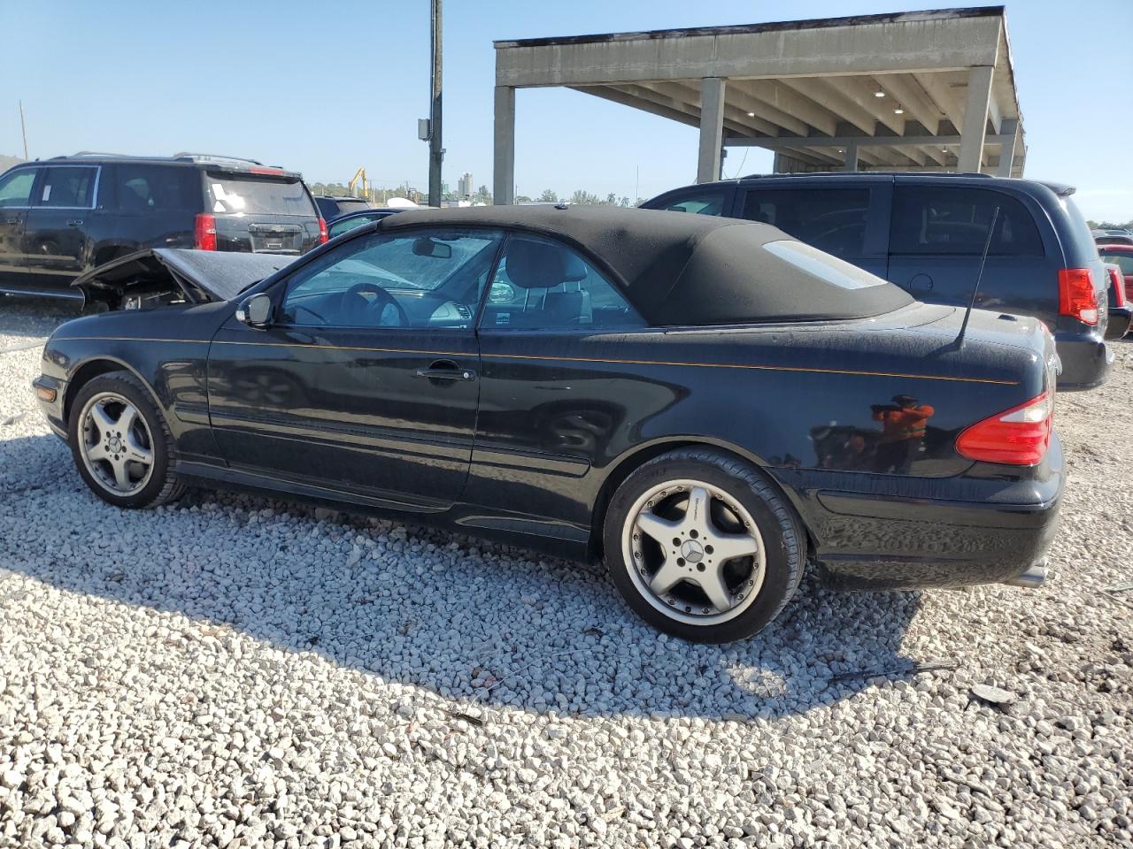 2002 Mercedes-Benz CLK-klasse VIN WDBLK74GX2T093407 Copart auction photo, front end / minor dent/scratches damage thumbnail 2