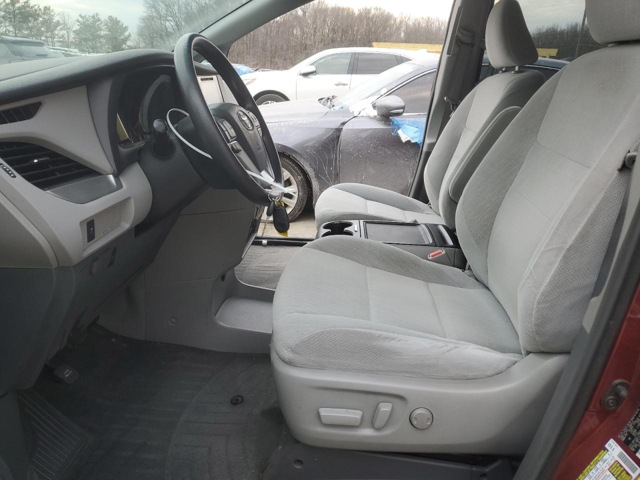 2016 Toyota Sienna VIN 5TDKK3DC6GS762149 Copart auction photo, side / front end damage thumbnail 7