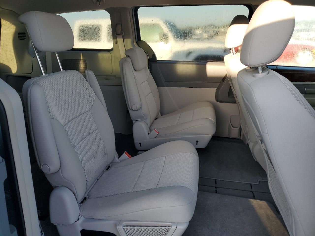 2009 Chrysler Town & Country VIN 2A8HR54129R637766 Copart auction photo, front end damage thumbnail 11