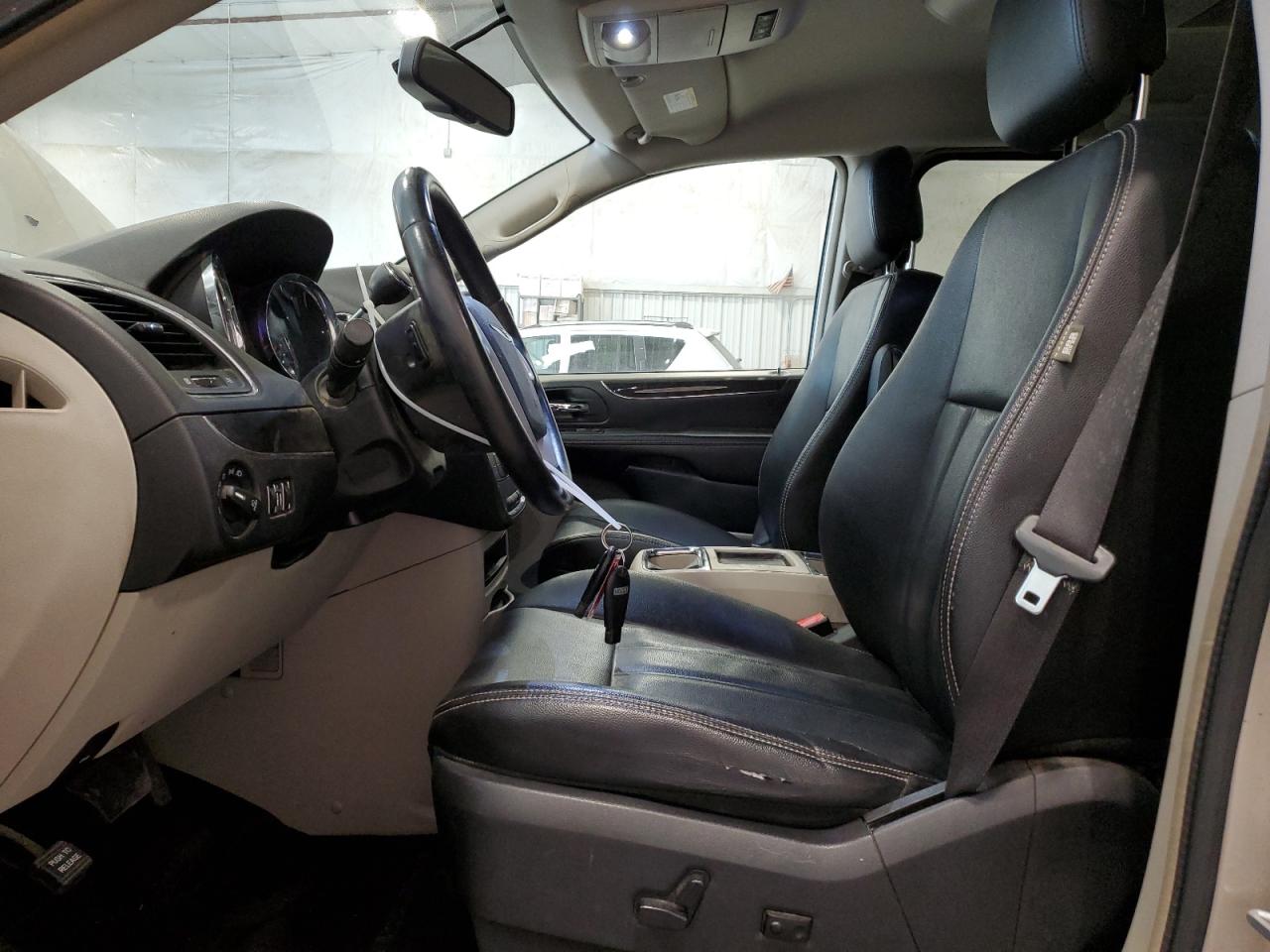2015 Chrysler Town & Country VIN 2C4RC1BG7FR587942 Copart auction photo, front end damage thumbnail 7