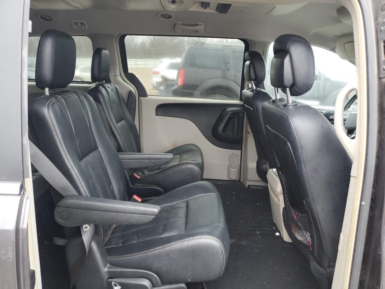 2016 Chrysler Town & Country VIN 2C4RC1BG3GR110524 Copart auction photo, front end / all over damage thumbnail 11